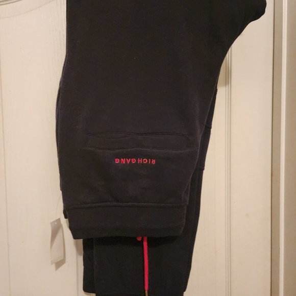 Joggers - Picture 2 of 3